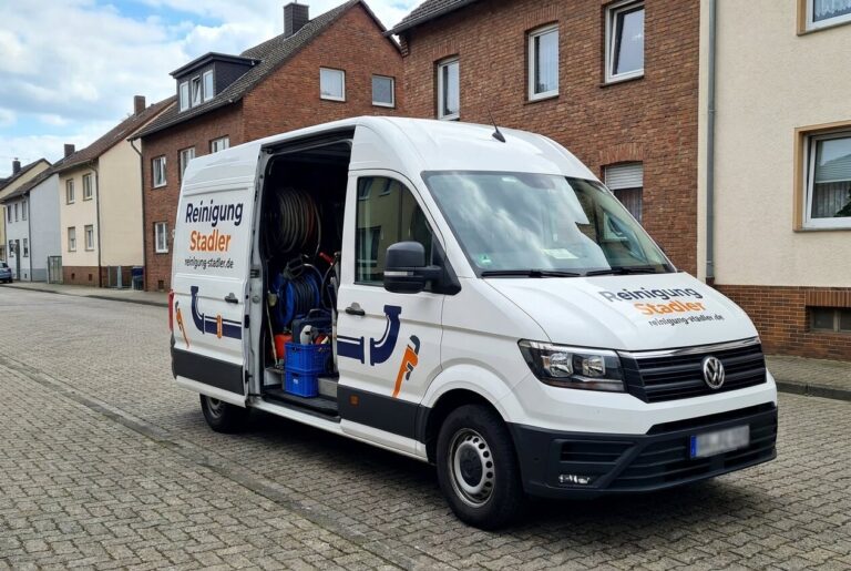 Servicefahrzeug von Reinigung Stadler für Rohrreinigung und Abflussreinigung
